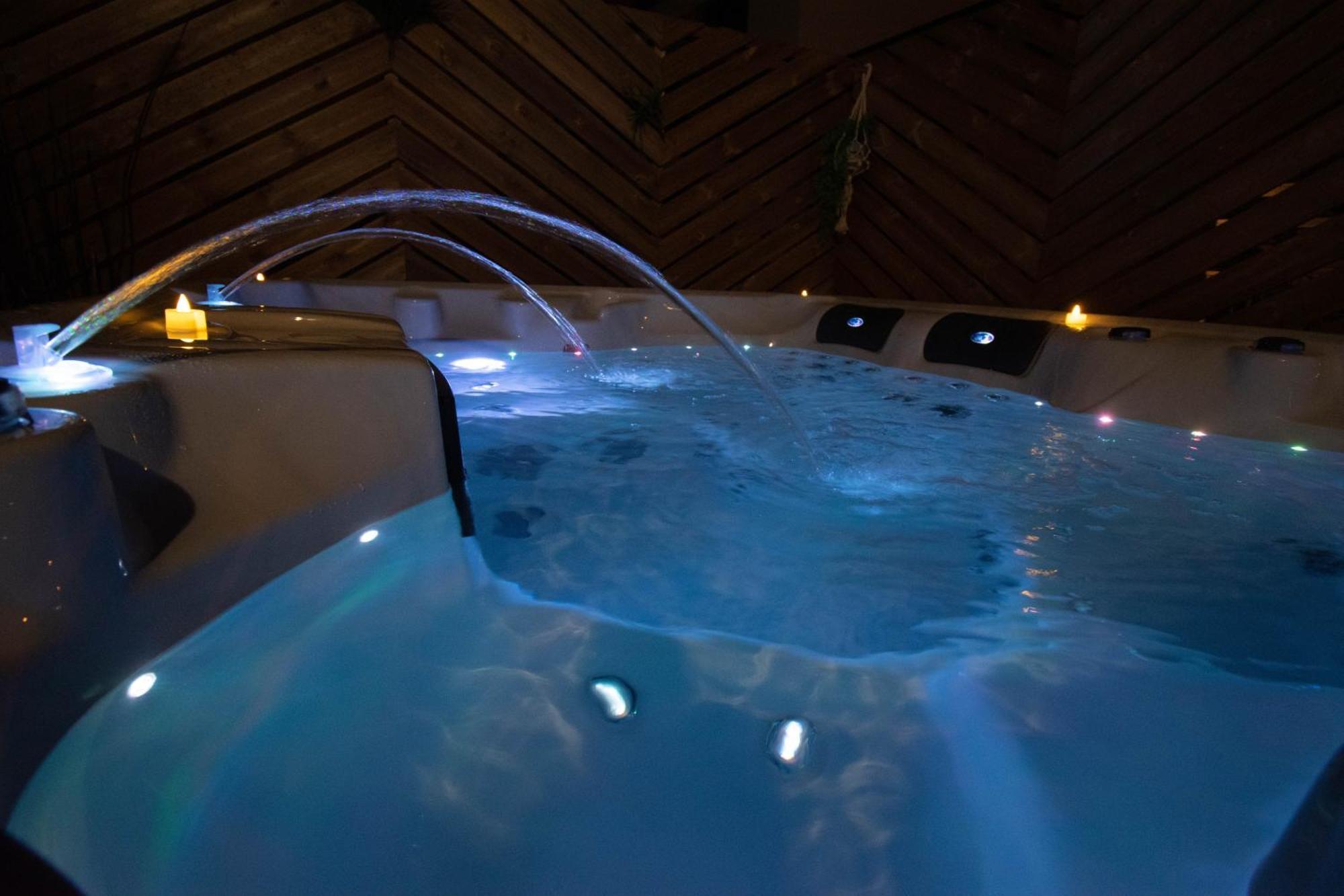 Studio Les 2 Fees - Jacuzzi - Deco Feerique Montfort-sur-Meu Bagian luar foto